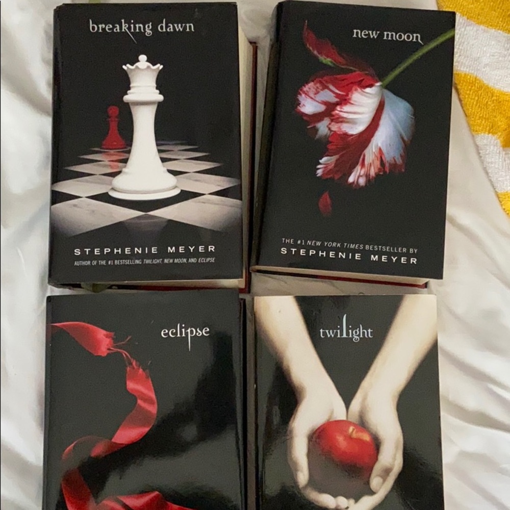 The 4 books plus 1 dvd twilight saga